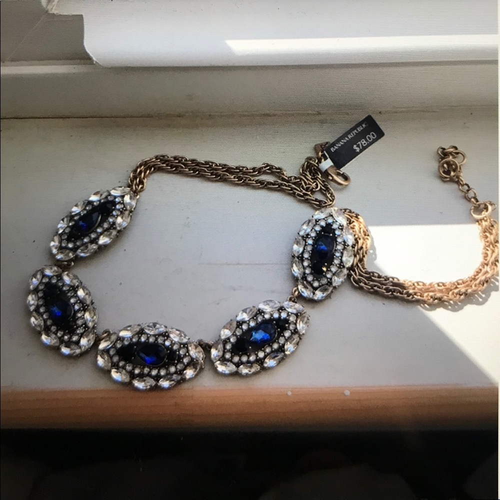 Beautiful BR crystal necklace - Picture 5 of 6